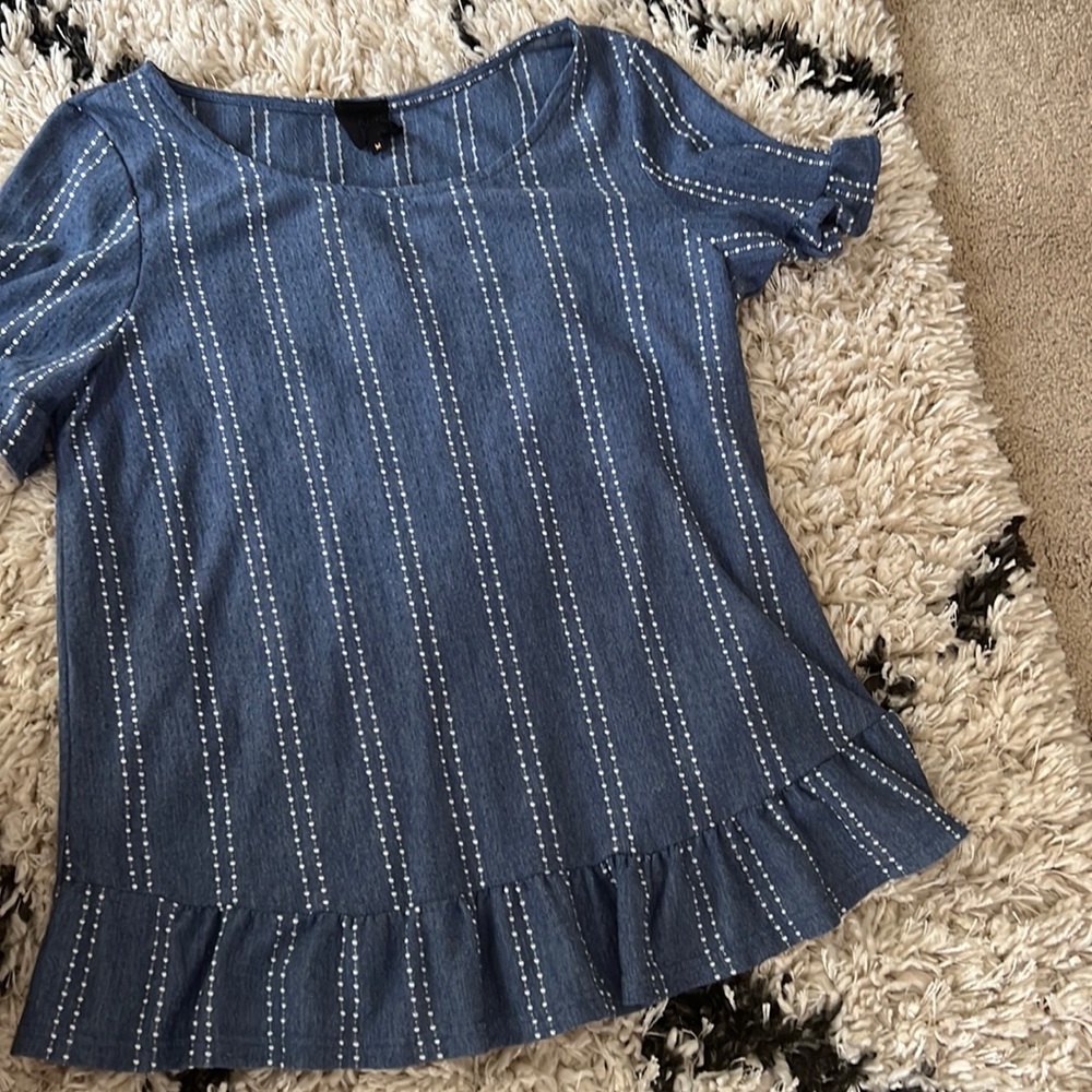 Blue and white top